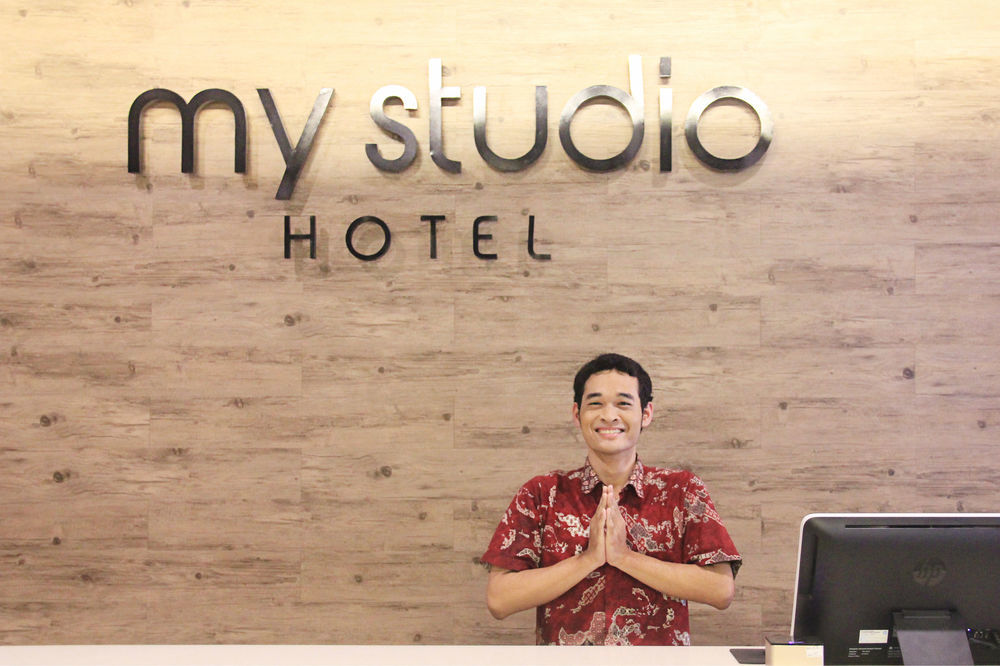 My Studio Hotel City Center Surabaya Eksteriør billede